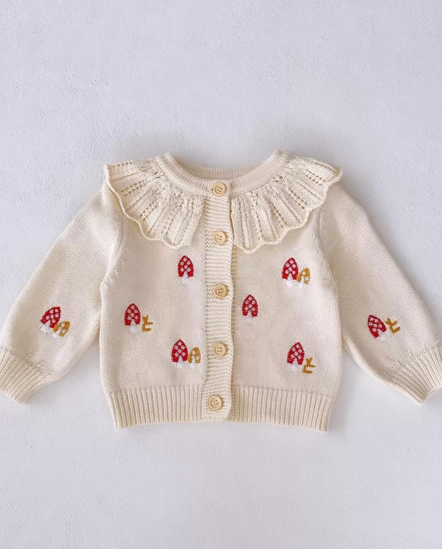 Baby girl’s knitted sweater set
